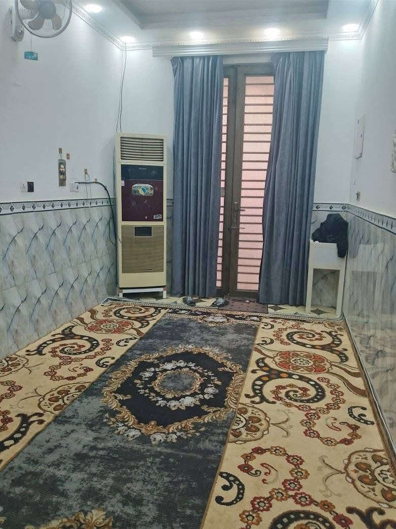 بسم الله الرحمن الرحيم اسعد الله اوقاتكم احبتي يتوفر لدينا بيت للبيع طابو زراعي عراقي يتكون من غرفتين وديوان وصاله ومطبخ صحيات مساحة 225 الاقاط ثاني هيكل عنوان البصره ابو الخصيب ابو جوزي سعر 125,  وبيه مجال (***********)
