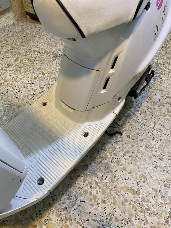 سلام عليكم دراجه منت ‏ياباني مال رمبه ماشيه الاف  كهربائيات كله شغاله كيلو متر بانزين حساس الدهن بيه جكمجه الدراجه كله بلاديه من جميع النواحي.  مكان بغداد مدينة الصدر.     الرقم ***********￼
