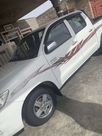 هايلوكس • ٢٠١٤ • رقم بغداد