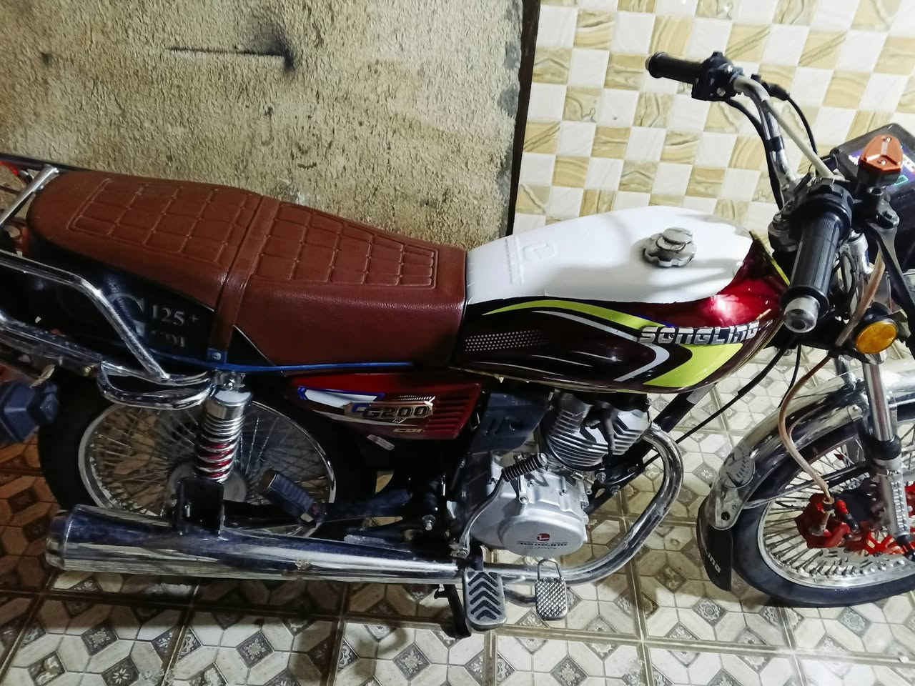 سلام عليكم دراجه تايكر موديل 25دراجه جديده ونظيفه كلش بدون كل نقص اوراق كورتونيه  سعره 650وبيه مجال للشراي مكاني ديالى بلدروز رقم ***********
