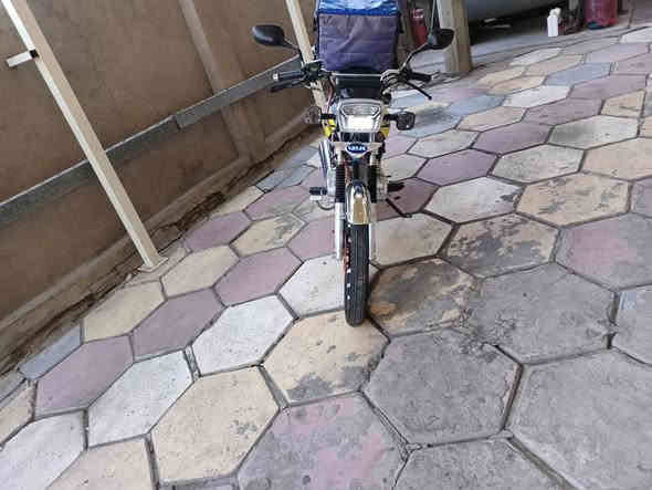 دراجه سونلك دراجه جديده حيل 
السلام عليكم  من رخصت الادمن المحترم 
دراجه سونلك شبه زيرو الدراجه ماشيه 1500 بعدها بالضمان الدراجه كلشي بيها شغال للاستفسار *********** السعر 900 وبيها مجال كلش قليل
