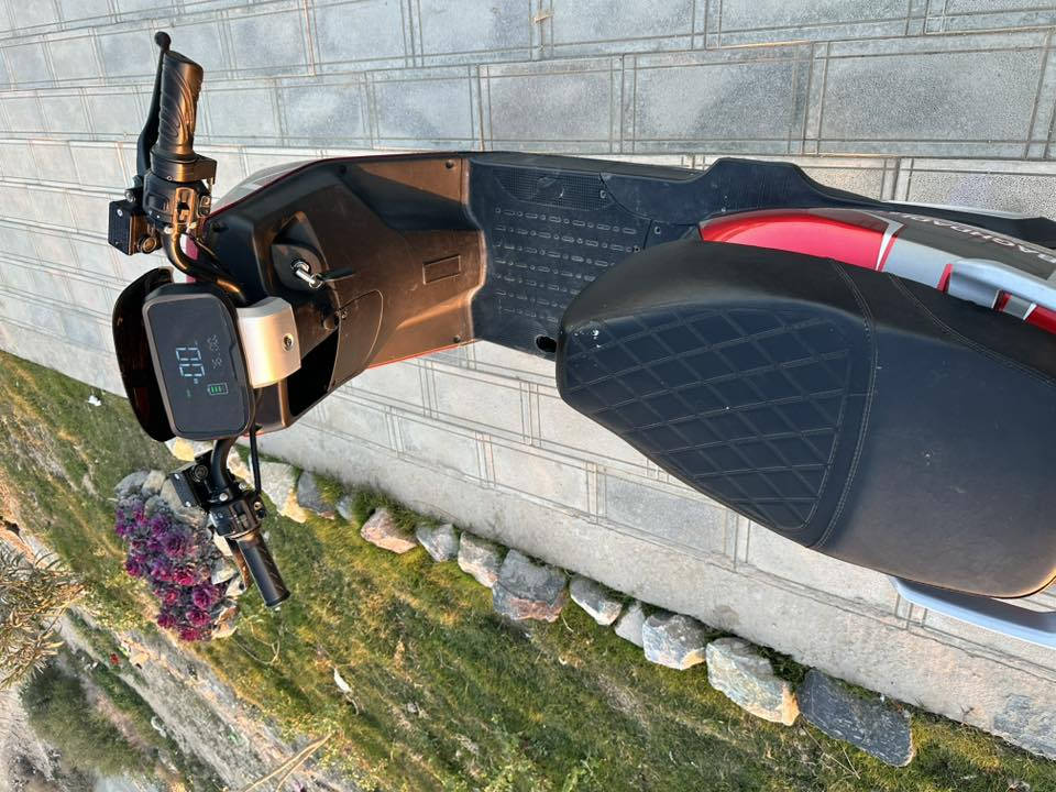 للبيع دراجه شحن نوع سكنس موديل ٢٥  نضام ٤ سرع
نضام R. رجوع للخلف 
لايت عالي +. ناصي. +سكن 
اشاير يمنه +    يسره.  +.  دبل اشاره 
بريكات دهن هايدروليك  خلفي + امامي 
السعر ٤٥٠ وبيه مجال  
العنوان ابو غريب الزيتون  
الهاتف.  ***********
واتساب.  ***********
