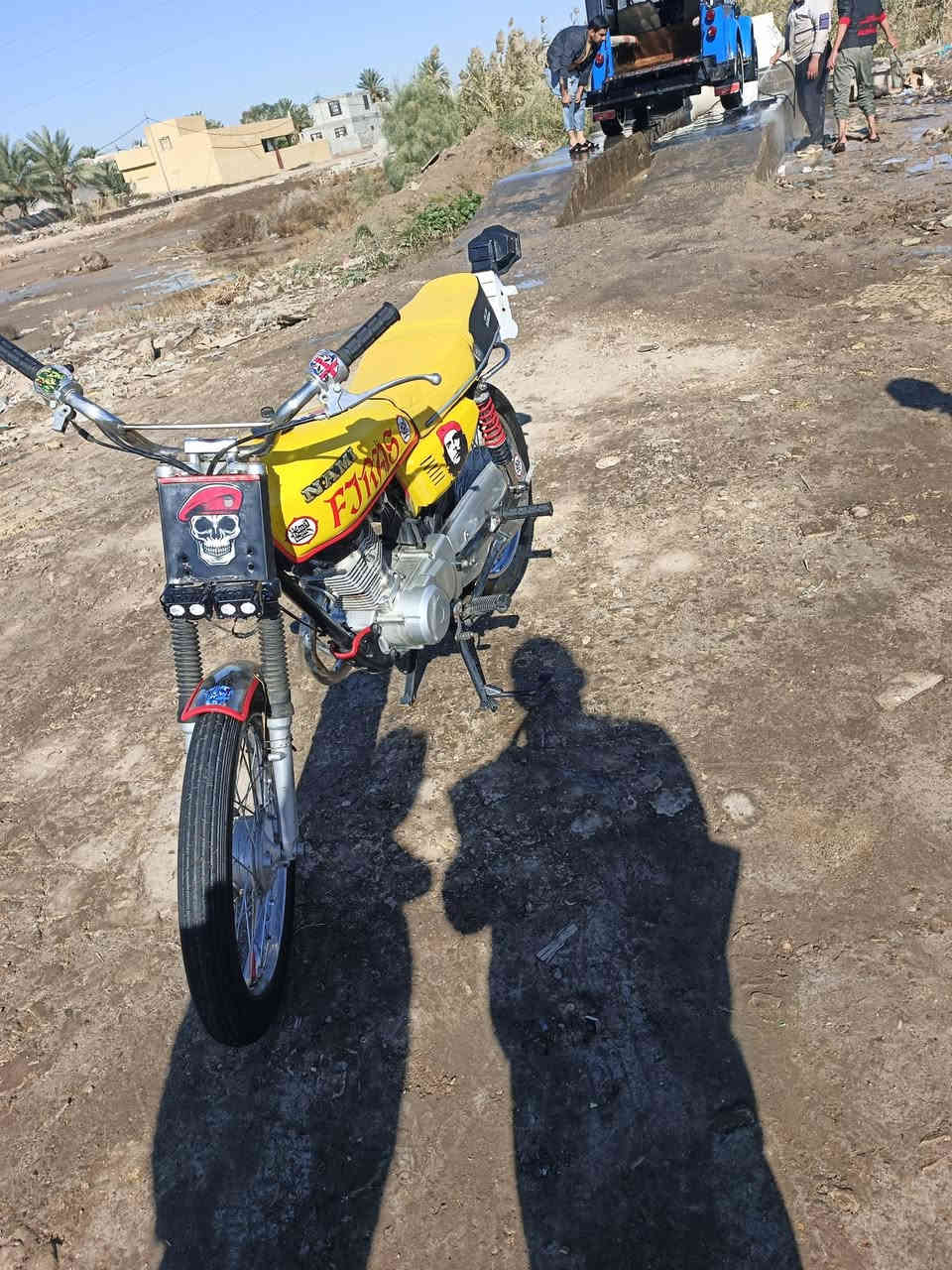 كلشي موضح بل صور  سعر قفل 475قفل
مكاني صويره حي السرى بشارع الفوج
*********** بس رمش
