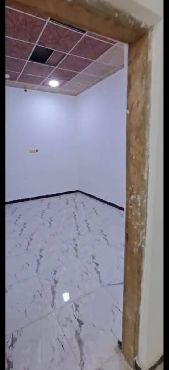 السلآم عليكم ورحمة الله وبركاته تحيه طيبه *********** يعلن مكتب عقارات النور الذهبي عن توفر لدينا بيت للبيع بناء جديد بناء حديث 2025  كامل تسليم مفتاح يحتوي على غرفتين مع حمام كل غرفه صاله مطبخ صحيات استقبال طابو زراعي وكيل عراقي العنوان ابي خصيب ابو جوزي يبعد عن سايدين كيلو متر و طريق الثاني من ام نعاج السعر البيت 100 مليون وبيه مجال للستفسار ***********
*********** يوجَد وتساب علي الرقمين
