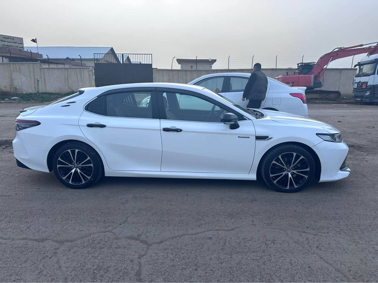 كامري مديل 2018 هايبريد 2500سنويه جديده هزه جديده سياره  رقم اربيل بسمي وارد خليجي  موصفات معروفه بصمه بيه باب الخلفي صبغ فقط سياره ماشيه 170 
السعر 183
عنوني موصل *********** موصل, نينوى
