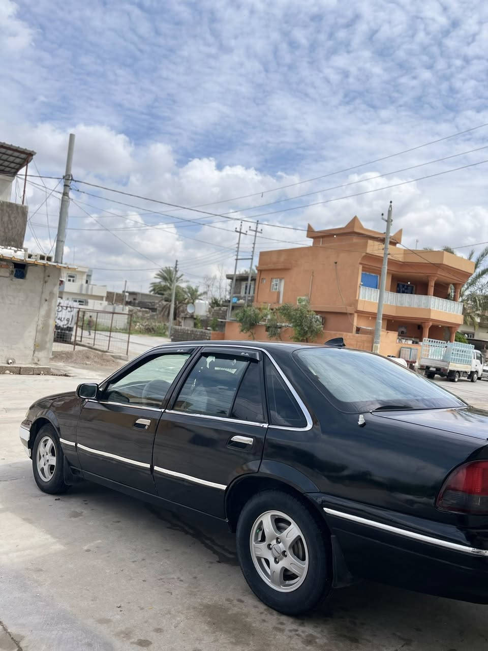 سلام عليكم
سياره دايو فراشه للبيع 
كير ومكينه شرط الفحص 
بدون خياسات صبغ عام 
مآبي اي عيب بس تبريته نقص غاز
ترايك وين متريد لاصرف لا تبخير 
سعره 42وبي مجال 
عنوان سياره ديالى خانقين 
رقم موبايل ***********
