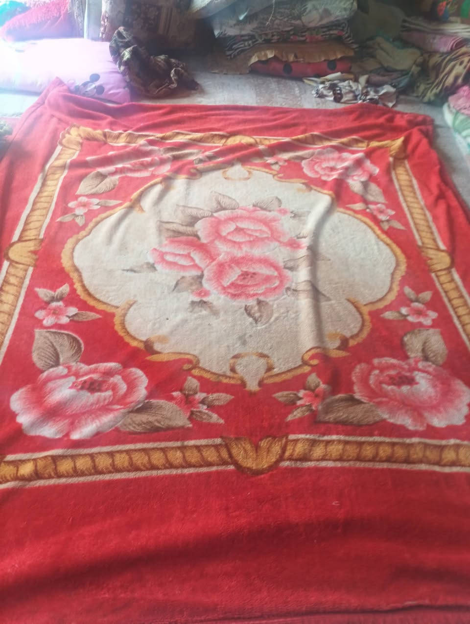 وصلت البطانيات الصييفيه واكو الثقيل على ثلاثه ونص والمخاد عله الف الوحده***********هذا والساب بيت أبو وفاء
