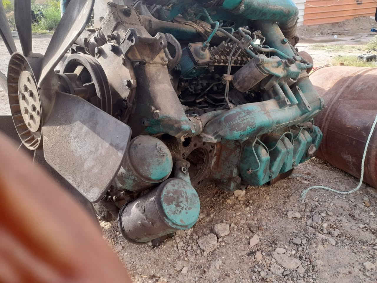 السلام عليكم محرك سكانيه (٤٣)(03 )كرنك استندر مجفت جديد اشتغل يومين وصار بيه فطر مادري يكول الفيتر صار بيه فطر بلسندر للبيع ‭٠٧٨١ ٦٩٢ ٠٥١٥‬
