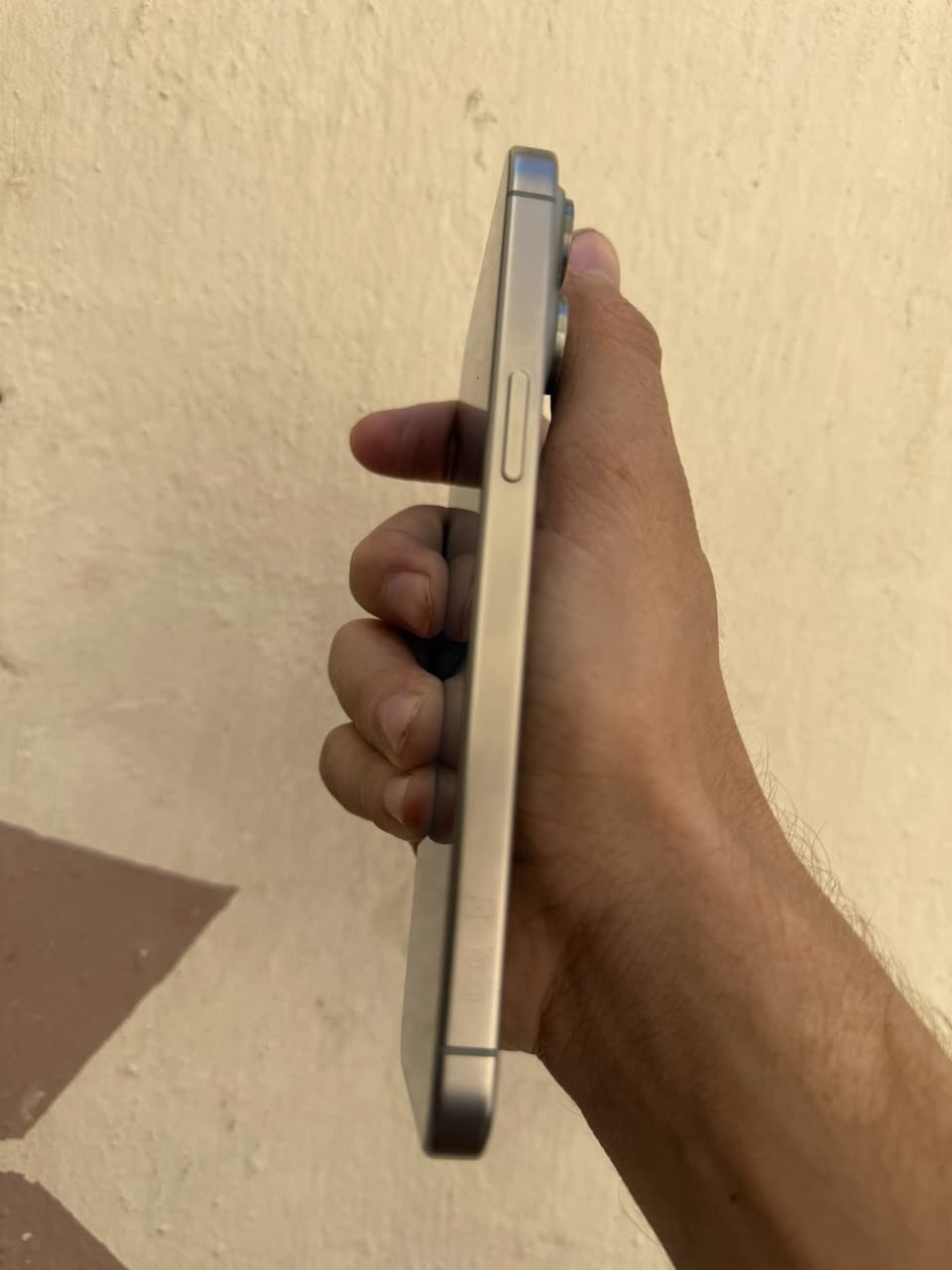 ايفون15 برو ماكس  ذاكره 256 بطاريه 86
ماستر شرق اوسط فقط مستبدل شاشه تفصيخ
اصليه نظافه 100/100 فيس ايدي شغال
اي خلل مابي كله شغال فقط جهاز بدون ملحقاته
السعر 825 بي مجال قليل مكاني بغداد
رقم ‭***********‬
