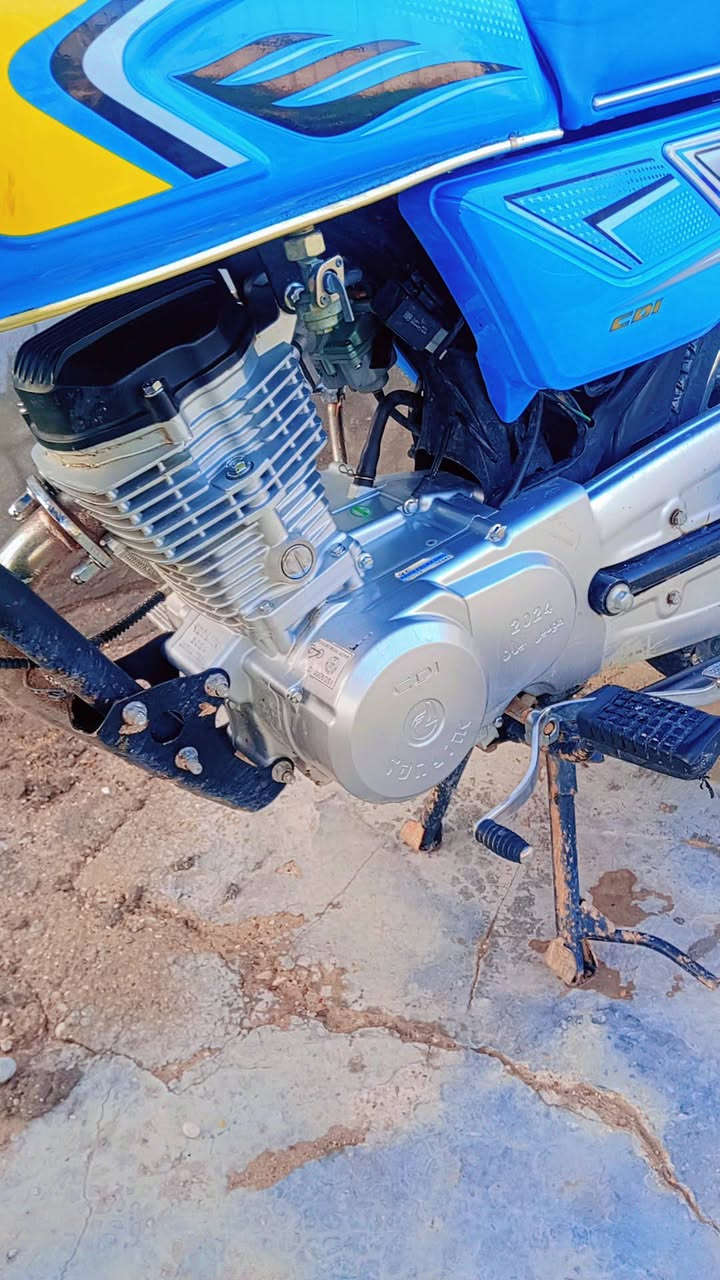 السلام عليكم 
دراجه تايكر سونك موديل2024محدثة عل 2025 للبيع  أورق 5 شاشه شغاله كلشي بيه شغال السعر خاص رقم *********** مكاني الزبيدية
