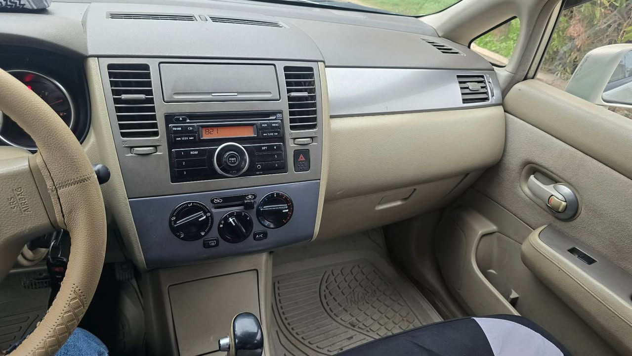 نيسان تيدا ٢٠٠٨ 
گير و مه كينه بەشەرت 
بی دەعم بی بۆیاخ 
وەک لە وێنەکەدا دیارە کاڵ بۆتەوە گەری هەیە 
تاخم تایەی تازیە سیارەکە بی عەیب و عارە
رەقم و سەنەوی تا 2028 تازەیە
77 وەرەقەو ماجال 
***********
عربى 
نيسان تيدا موديل ٢٠٠٨ 
سيارى مابى ضربه مابى صبوخ 
رقم سليمانى جديد حتا ٢٠٢٨
كير و محرك بشرط
تاخم تيارات جديد 
تحويل موباشر 
سعر ٧٧ و مجال قليل 
مکان کرکوک 
*********** أربيل, العراق
