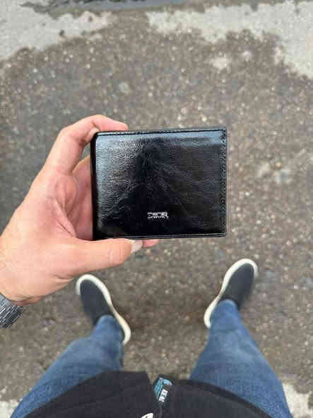 محافظ رجالية ماركة Dior
فخامة وكواليتي جدا عالي 
السعر : ٢٠ الف فقط 
متوفر في 
Shine On 🔮 حيثُ للتألقِ عنوان 

 🌸 بوتيك شاين اون للاكسسوارات والعطور النسائية والرجالية 

اكسسوارات "نسائية ، رجالية " _ عطور _ ميك اب  _ حقائب - هدايا
المتجر مفتوح من الساعة 3 ظهرا ولغاية ال 11 ليلا

خدمة حجز الطلبات متوفرة طول اليوم وعلى مدار 24 ساعة

يتوفر خدمة تغليف الهدايا واختيار الهدية حسب الطلب ❤🌹🌺 

💥للحجز والاستفسار مراسلة الصفحة 📥
او الاتصال واتس اب
***********
—————————————-
💥توصيل لكافة انحاء العراق  🏎
خانقين 2000 دينار والمحافظات 5000 الاف دينار
موقع المحل : خانقين تولة فروش شارع السايدين
مقابل تربية كوردستان 
Khanaqin , Diyala , Iraq 📍
.
.
.
.
#تولة_فروش #reels #محل #خانقين #shine_on  #حيثُ_للتألقِ_عنوان #بوتيك_شاين_اون  #مستلزمات_نسائية #كوزمتك #عطور #ملابس #اكسسوارات #حقائب #ترند #العراق #خانقين #بوتيك #هدايا
