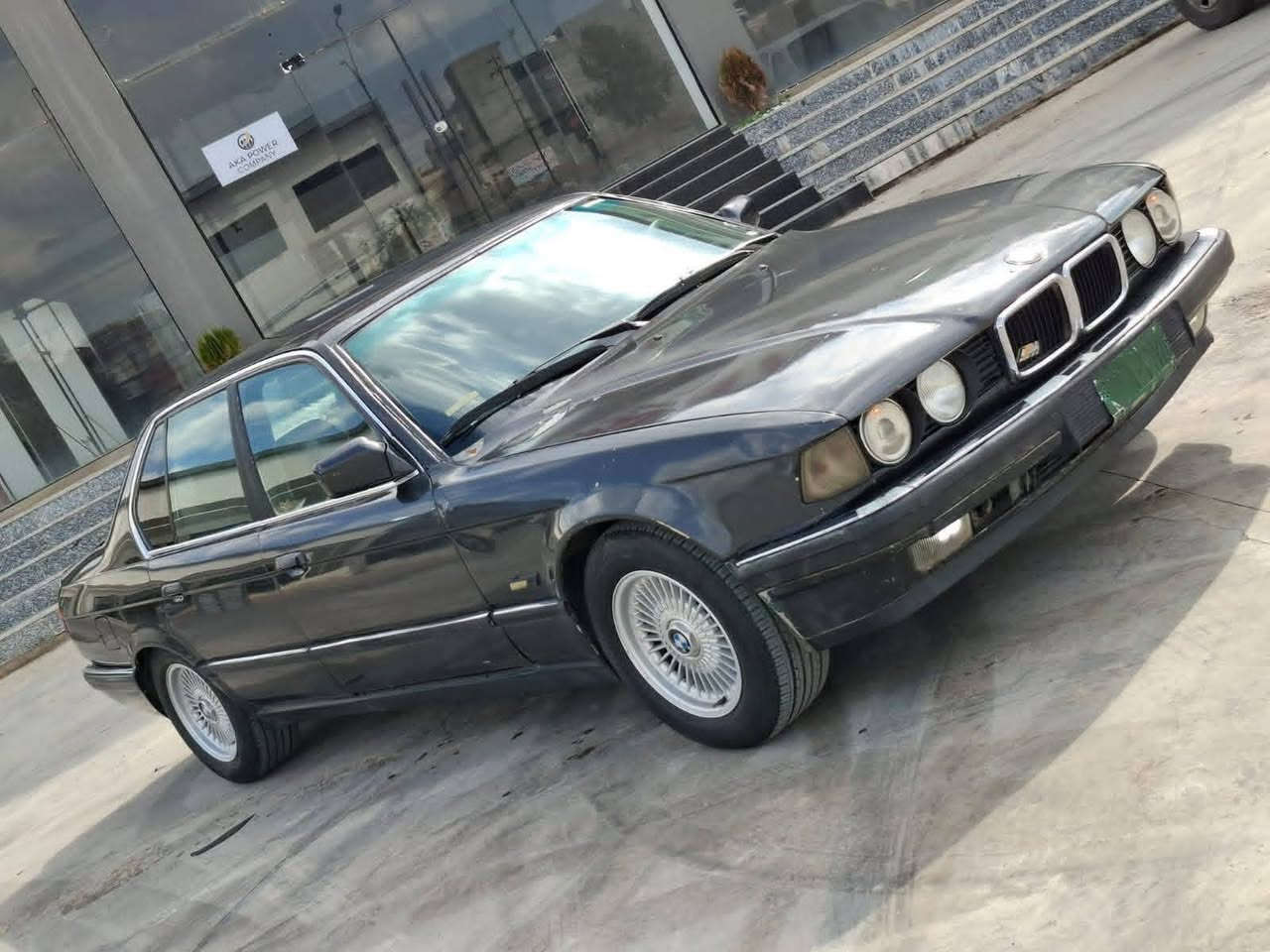 السعر 29$$ *********** / ***********
بيئم موديل 1990 حجم 730 مكينه كير شرط صبغ عام بدون دواخل طخم تايرات جديد طخم أمامي خلفي جديد كير توماتيك جامات كهرب شاشه كاميره ويل كب كهربائيات شغاله كوبون بانزين موجود شرعي موجود شرط التحويل
