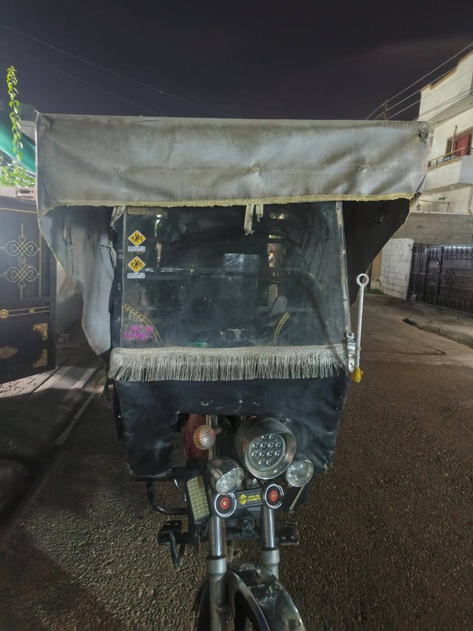 سلام عليكم جنج لبيع حديد قوي جادر كامل نضيف ***********
