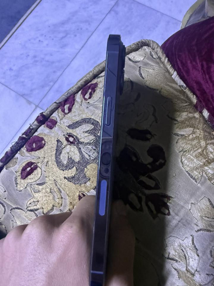 ايفون 13 برو ماكس ذاكرة 256 بطارية 83 امريكي مكفول ما مبدل بي شي كلة شغال نظيف شخط ما بي السعر 750 بي مجال قليل ***********
