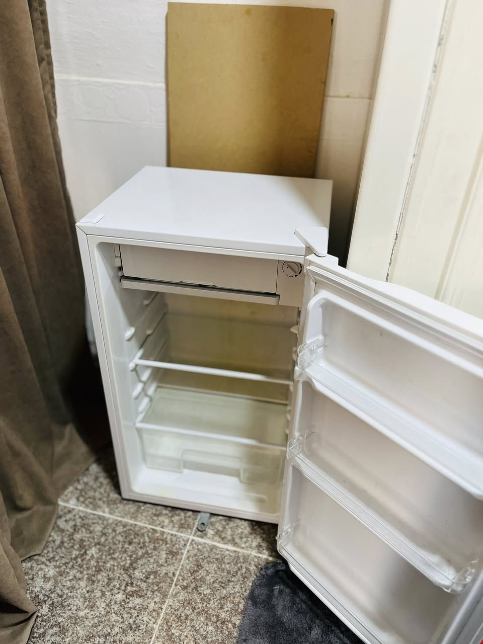 ثلاجة حجم صغير استخدام قليل بعدها جديدة السعر ١٠٠ فقططط


**إذا كنت صاحب هذا الإعلان وتريد حذفه لأي سبب، رجاءا أرسل رسالة إلى الدعم الفني**