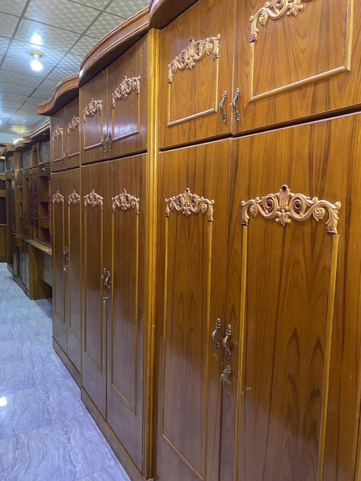 متوفر 4 غرف أخشاب استعمال جداً قليل العنوان الخالدية اتصل ***********
