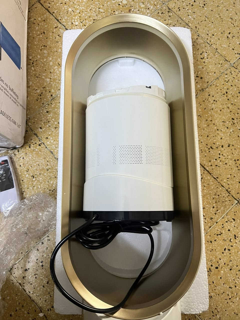 مروحة فان مع ريمونت جديد غير مستخدم تعمل على فولتية 120فولت


**إذا كنت صاحب هذا الإعلان وتريد حذفه لأي سبب، رجاءا أرسل رسالة إلى الدعم الفني**