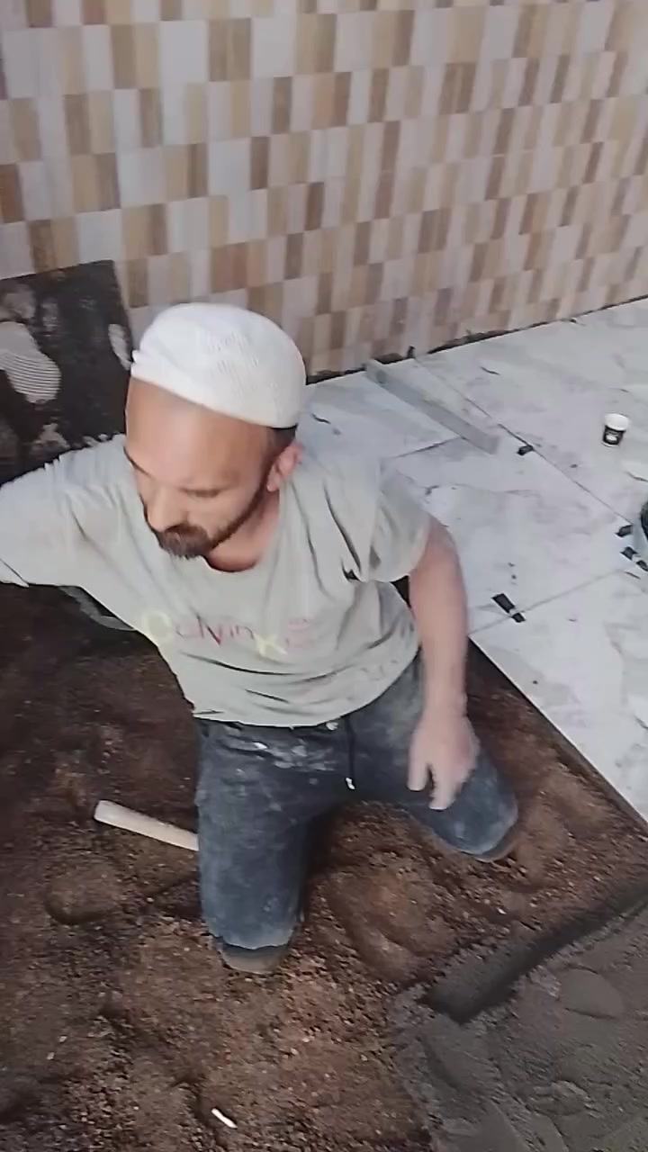 ابو مريم المصري خلف سيراميك مقيم في بغداد بورسلين وجدران وكاشي ومرمر كل شيء يعمل ***********
