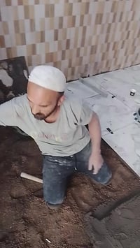 ابو مريم المصري خلف سيراميك مقيم في بغداد بورسلين وجدران وكاشي ومرمر ك...