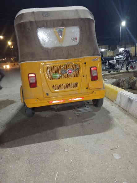 تكتك 21 مكفول كشر ومكينه بس زنجيل وكلجات رقم وسنويه مداور ثاني يوم ملاحضه بيع فارغ مكلف بل نشر 
الخاص مغلق نتصل ودلل ‏‪***********‬‏
