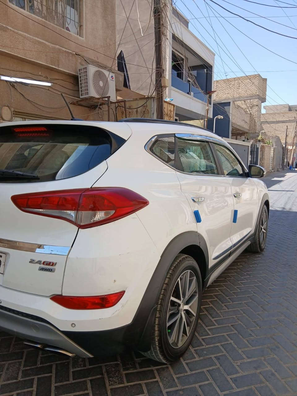السلام عليكم توسان موديل 2018خليجي فول مواصفات واحد عل واحد بيها مكانات صبغ ابيع احزام سياره جديد وجاهزه رقم جديد بغداد انكليزي بأسمي تحويل مباشر عنوان بغداد رقم الموبايل *********** السعر 108 بيها مجال شي بسيط
