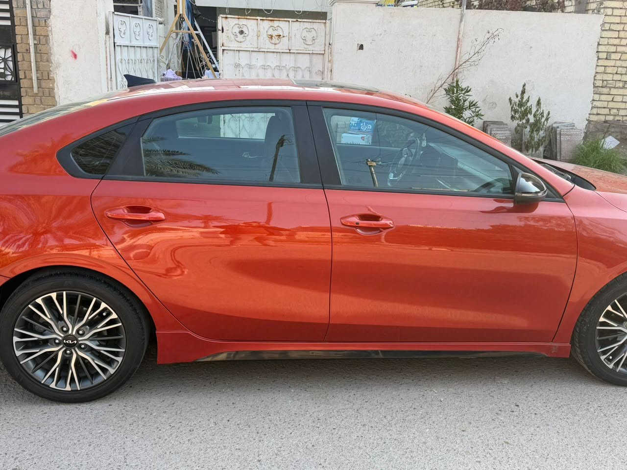 السلام عليكم
كيا فورتي 2023 GT Lain
موديل ٢٠٢٣
مكينة 2000دوش 
ماشية ٢٥ ميل وارد أمريكي
مواصفات فول
 فتحة هند بريك بصمة
صندوق كهرباء اوتو كار
كوم مواصفات بيهة 1علا 1
بيها قطعتين جاملغ وبنيد بدون تبديل نفسهن مصبوغات
العنوان بغداد الصليخ ال٦٠٠
صور الحادث موضحة
السعر ١٦٠ ورقة 
***********
