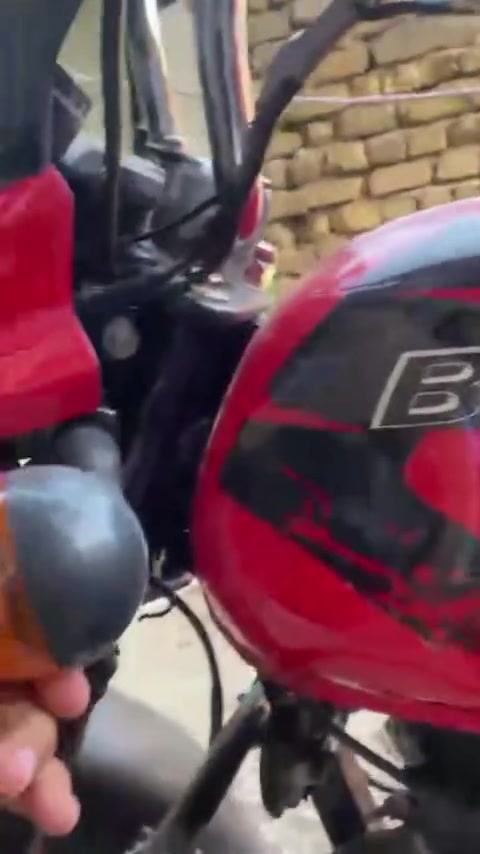 السلام عليكم بوكسر مرقمه بغداد انكليزي موديل22شهر 10.قبل فترا مجفته تجفيت شركة وهسه هم كامت تبخير بخير موقوي ويرادله تعديلات بسيطة كدام عينكم مكاني بغداد حي الجهاد وهذا رقمي *********** وسعرها 1700.

