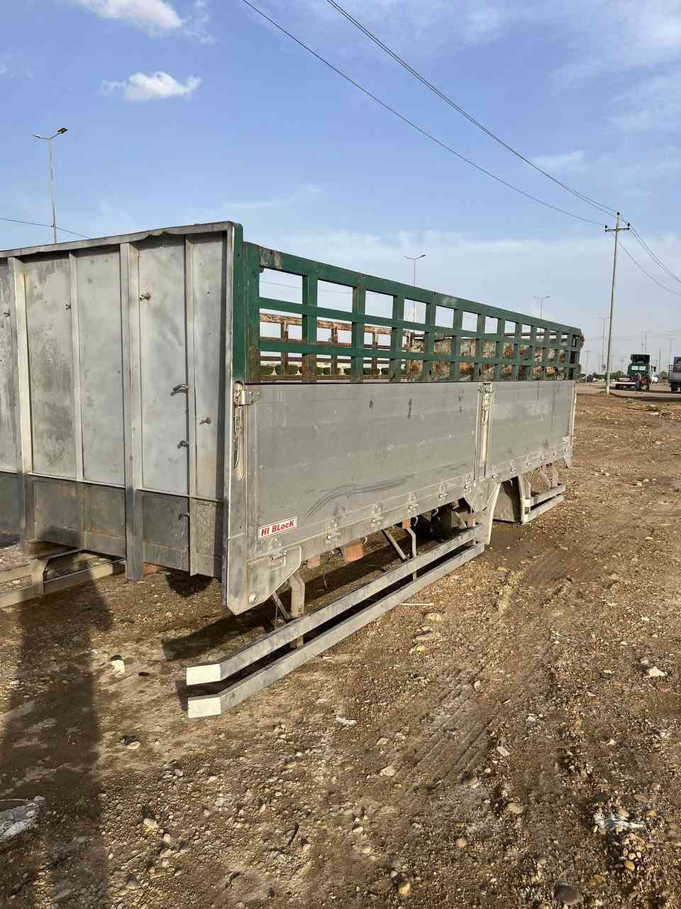 السلام عليكم بدي هينو للبيع ٨٠ قطعتين جنل حديد دبل شاصي حديد كاعيته بقلاوه مكان واسط قضاء الحي ***********
