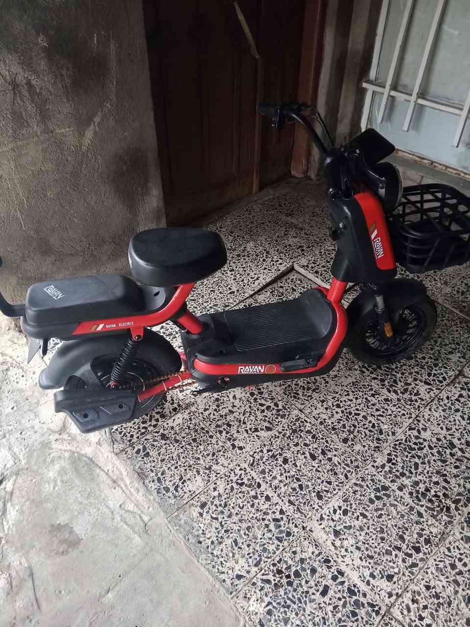 للبيع السعر 400 وبيهه مجال شركة ريان نضافه فول المكان العزيزيه .
***********
