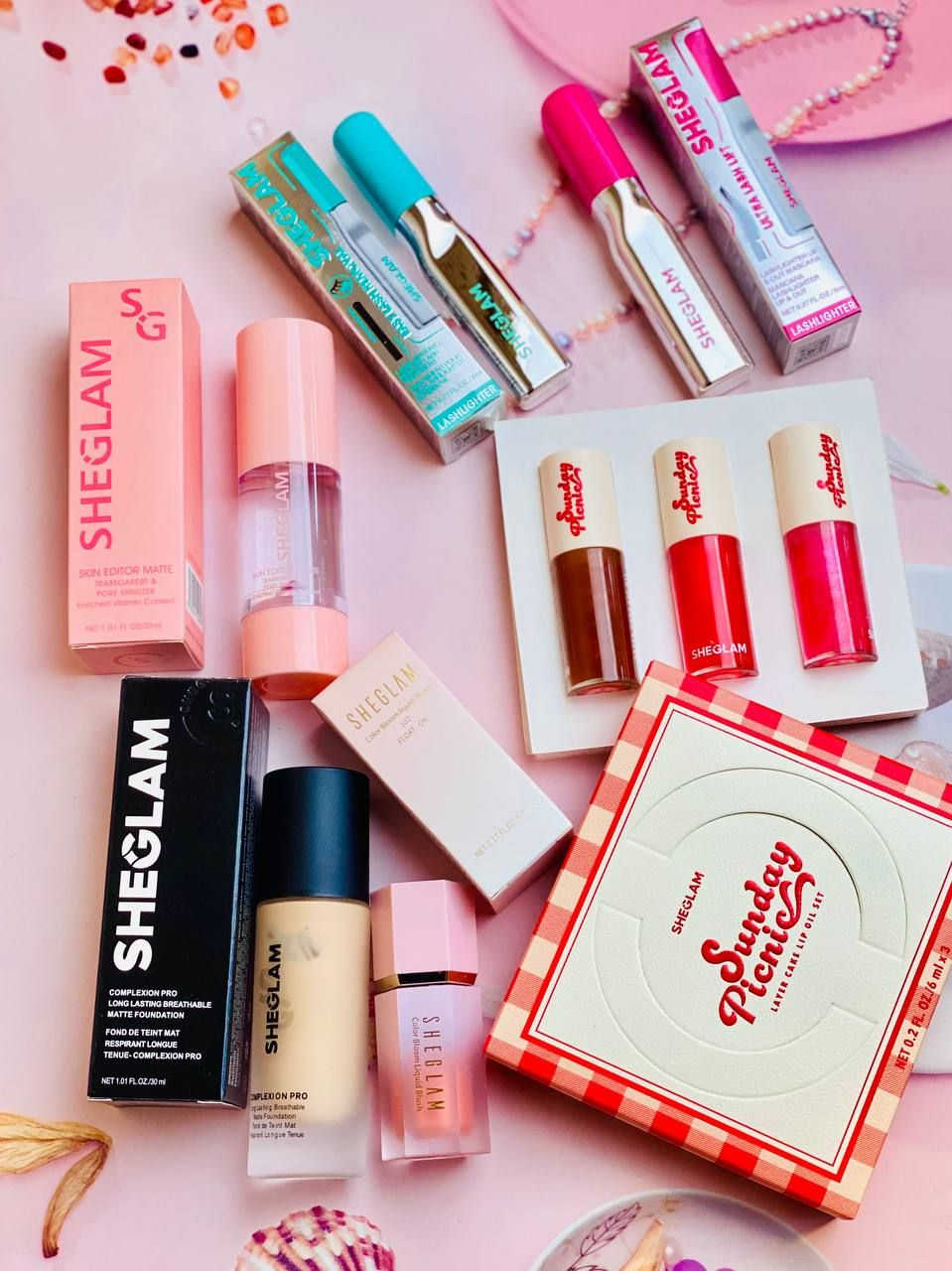 ✨ بوكس الدلع والجمال من SHEGLAM.. القطع اللي تموت وصلت! ✨

📦 شنو محتويات البكج؟
1. كريم أساس (Complexion Pro): تغطية مثالية وخفيفة على البشرة، يخلي الوجه قطعة وحدة. 🧴
2. برايمر (Skin Editor): السحر اللي يثبت المكياج ويصفي المسام ويخلي البشرة مخملية. ✨
3. بلاشر شيغلام الشهير (Color Bloom): اللون اللي يجنن والدمج السهل، ينطيج خدود وردية طبيعية. 🌸
4. ماسكارا (Ultra Lash Lift): تطويل وتكثيف خيالي للرموش، تغنيج عن الرموش الاصطناعية. 👁️‍🗨️
5. سيت قلوسات (Sunday Picnic): لمعة وترطيب يجنن، يخلي الشفايف ممتلئة وحلوة. 💄✨
6. مزيل ماسكارا: حتى تنظفين عيونج بسهولة وبدون ما تتعب رموشج. 🧼

توصيل مجاني لجميع محافظات العراق #البصرة_الحله_الموصل_كربلاء_سامراء_الرمادي_دهوك_كركوك_الاعظميه_زيونة_الكرادة_المنصور_الرواد_كورنيش_الزوراء_ #بغداد_بصرة_موصل_الكويت_الخليج_دبي_الامارات_السعودية_العراق_حلوات_لبنان_سوريا_فلسطين #الموصل_العراق_بغداد_البصرة_النجف_الموصل_سولف_سوالف_مصلاوية_عتيقة_موصل_انستا_لمتنه_مصلاوي #تكريت_بغداد_كركوك_اربيل_واسط_الموصل_دهوك_بصره


**إذا كنت صاحب هذا الإعلان وتريد حذفه لأي سبب، رجاءا أرسل رسالة إلى الدعم الفني**