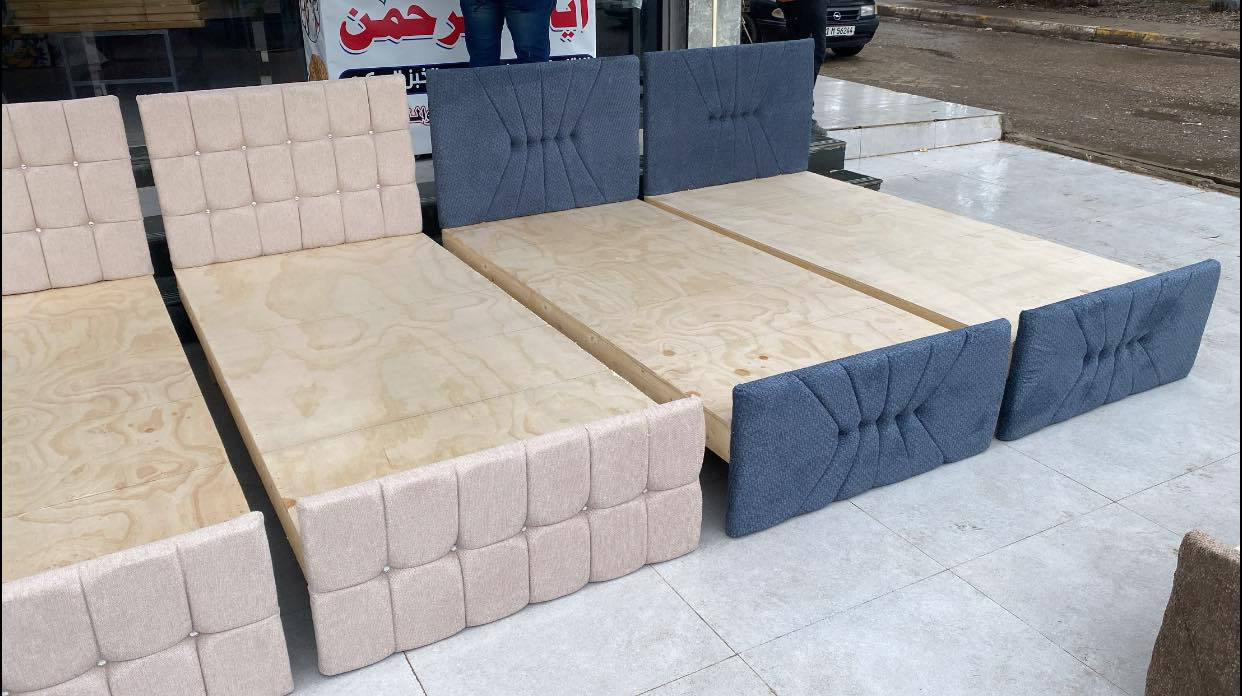 #بسعر مغري وتنافسي

#دوشمةونجارةالتاج

� تخت عراقي للبيع مباشر من المعمل 📢 

✅ صناعة محلية متينة وبجودة عالية
✅ خشب قوي ومدعّم، يتحمل أوزان ثقيلة
✅ ظهر مبطن بألوان وأقمشة عصرية (اختيار حسب الطلب)
✅ أرجل خشب صلبة وثابتة 

⚒️ متوفر قياسات وألوان حسب رغبتكم
🚚 خدمة توصيل متوفرة

📞 للاستفسار والطلب:اتصال او واتساب
***********.   ***********.  ***********
