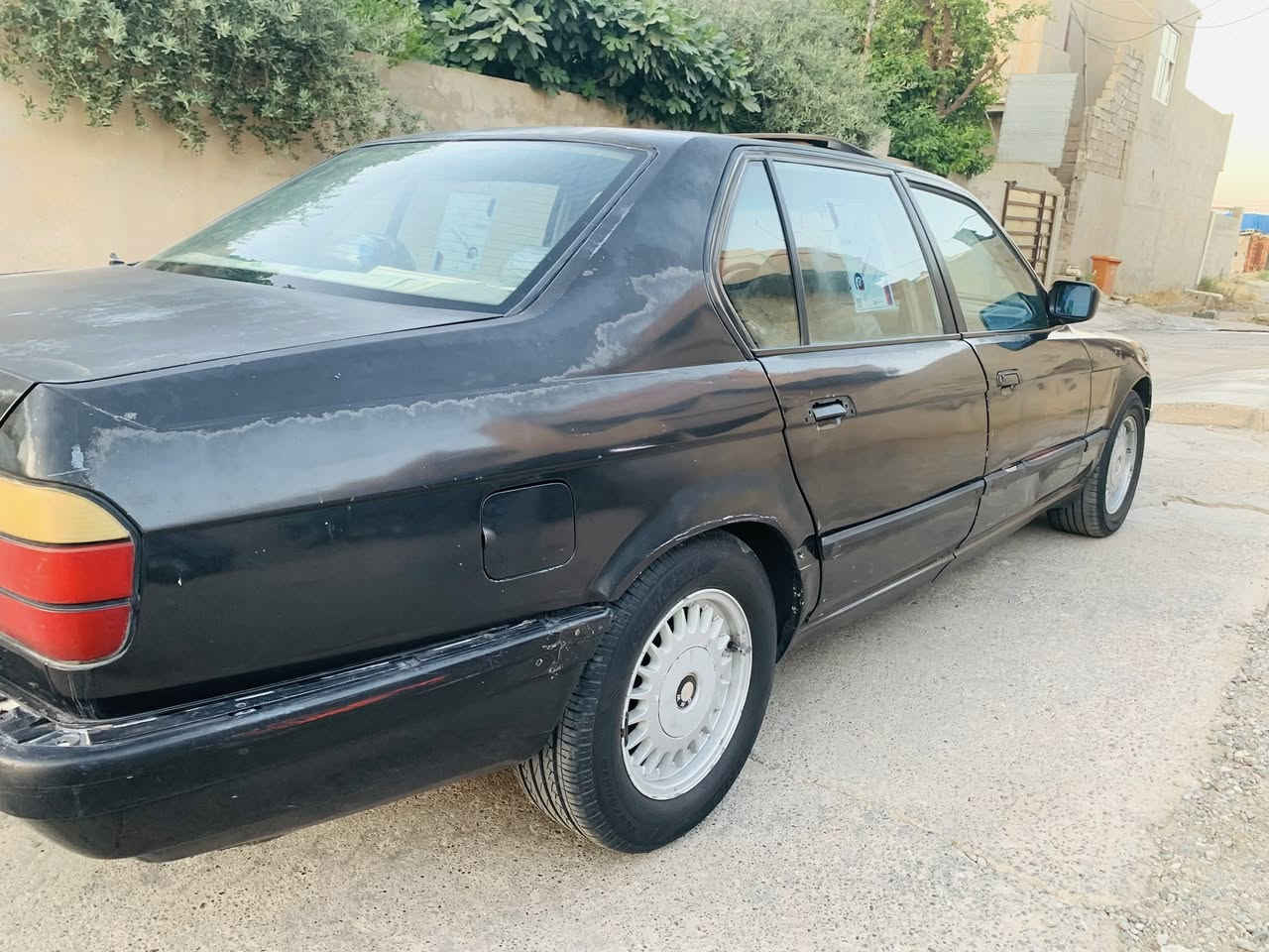 بي ام 735 موديل ٩١ رقم نينوى مشروع وطني كلشي بلادي وشغال بدون معجون بدون صبغ سعرها ٣٥ قفل عنواني كركوك ***********
