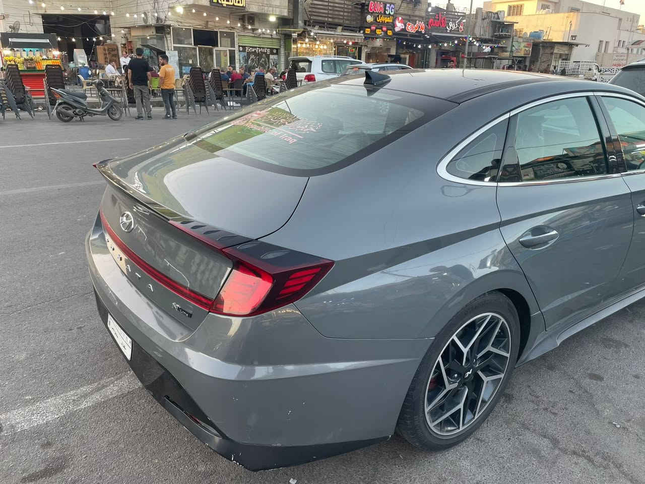 هيونداي سوناتا أن لاين (N Line) امريكي
المحرك: 2,500 تيربو 290hp 
سنة الصنع: 2021
الممشى:7400 ميل
اللون : أسمنتي 
المواصفات: اعلى فئة Nline
- فتحة سقف بانوراما
- حساسات
- رادار جانبي ، رادار امامي ، رادارات جانبية
- نقاط عمياء
- قيادة آلية ، محدد سرعة ، تحديد الخروج عن المسار
- 4 وضعيات قيادة
- شفتات بالستيرن
- تشغيل عن بعد
- اوتو هولد
- سايد بريك بصمة
- كامرة خلفية دوارة
- مقاعد كهربائية ، كنتارا وجلد بختم N line
- تدفئة و تبريد قطعتين
- شحن لاسلكي
- سستم صوت Bose
- ابل كار بلي و اندرويد اوتو

 اللوحة: رقم بغداد معوقين سنتين تصير حرة
صاحب السيارة موجود   
مكان السيارة: بغداد  
السعر: 148
 الرقم:  ***********
