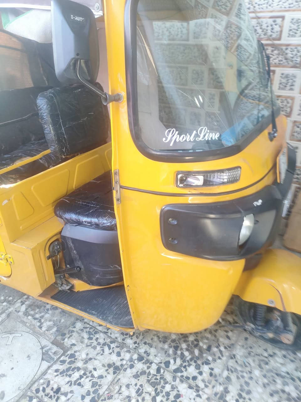 تكتك 21 مرقم رقم انكليزي جديد تحويل مباشر نضيفة ماناقصهة شي مكاني بغداد المشتل *********** متواجد فقط عل رقم
