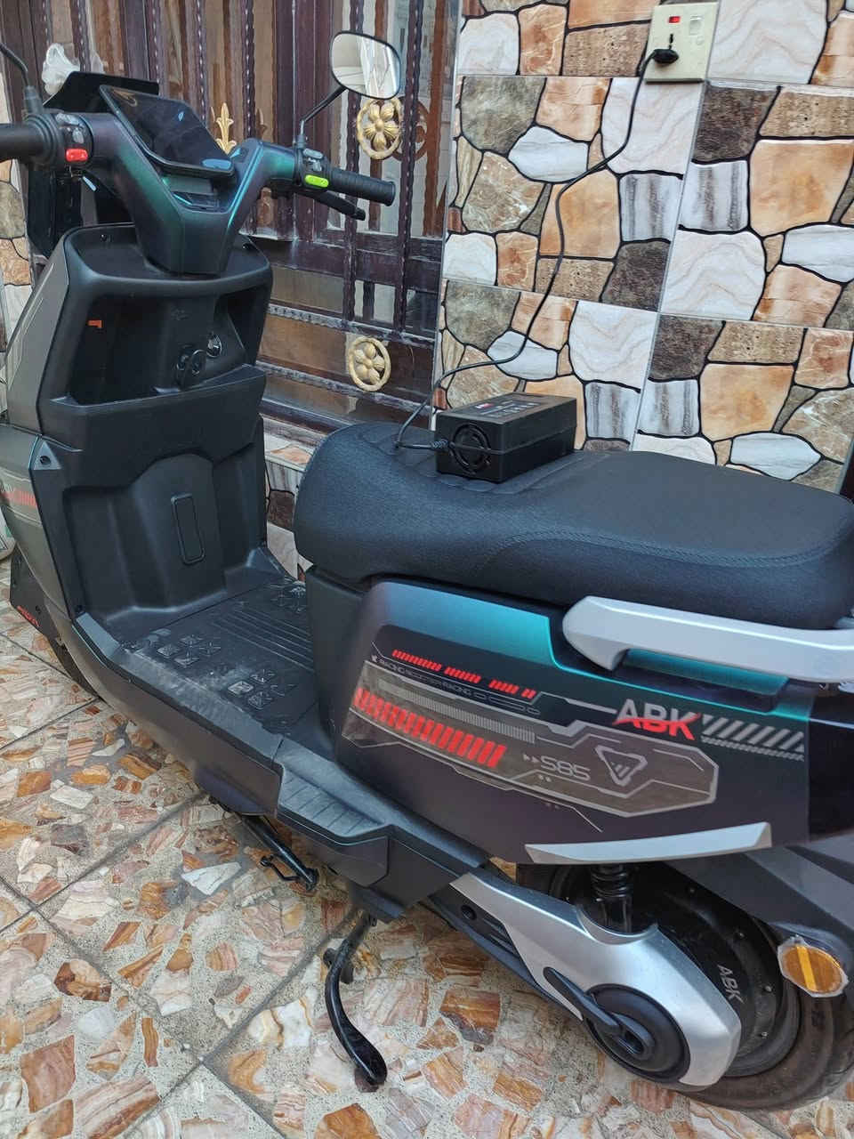 دراجة ABK المعروفة (الملكة) إصدار 2026،، بطاريات عدد 6 مسطرة 32امبير
مانع انزلاق،، 3 سرعات،، السرعة الحقيقية 85 ،، تمشيك 50 -60 كليو،، 
وصل الشراء قبل شهر
السعر مليون و100
بغداد حي العامل


**إذا كنت صاحب هذا الإعلان وتريد حذفه لأي سبب، رجاءا أرسل رسالة إلى الدعم الفني**