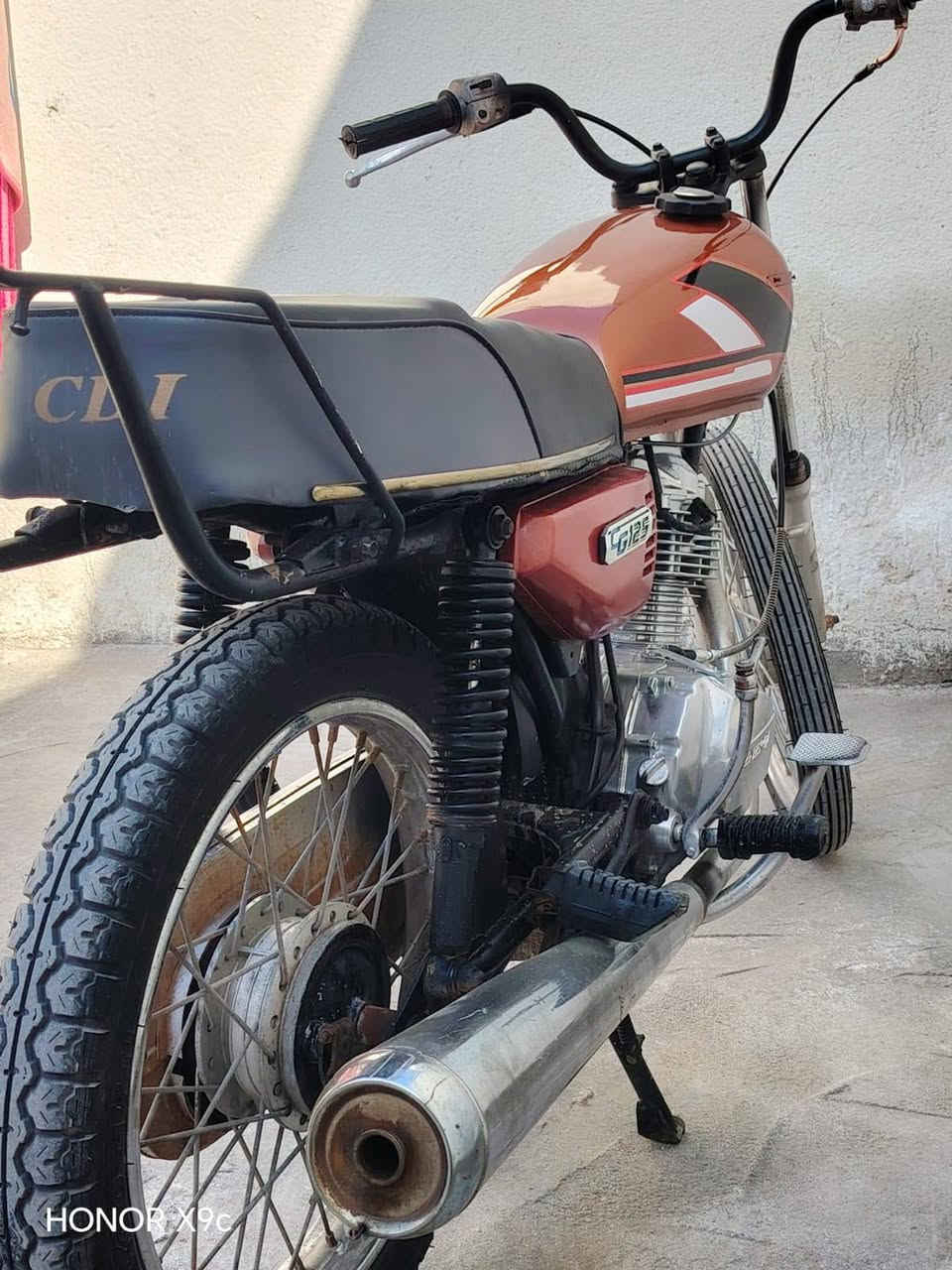 سلام عليكم دراجه للبيع مكينه نيرجي فول بدل بس ولفات انتنس سعر 400 وبيه مجال مكاني  الهارثه رقم *********** واتساب
