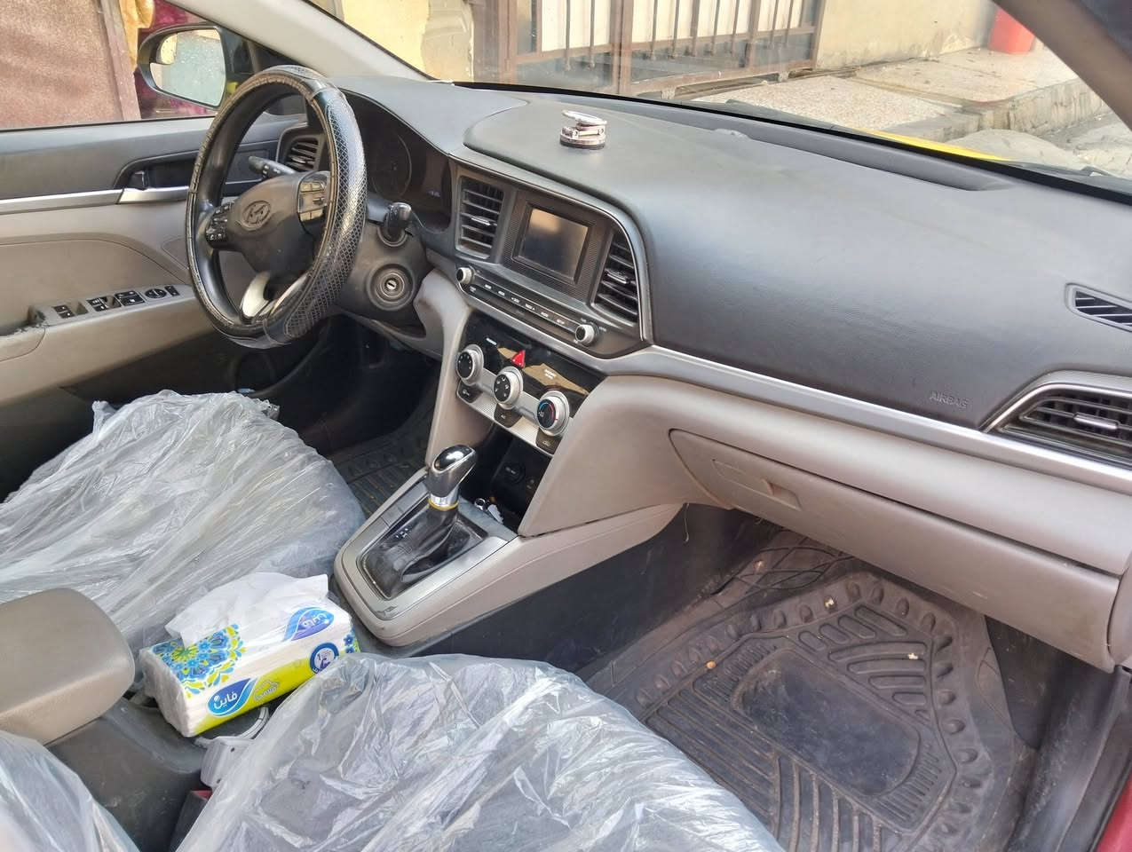 السلام عليكم النترا موديل 19 رقم بغداد الفحص مرفق مع الصور بيها دفتر بانزين ومنظومة غاز مكان السيارة كركوك  سعرها ب 120.    ***********
