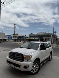 سيكويا بلاتينيوم • V8 5700 • ٤١١ الف