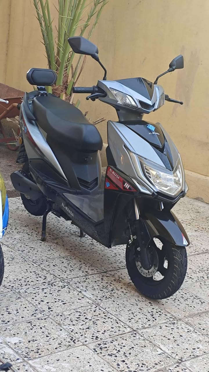 سلام عليكم موطور سكنس للبيع موديل 25 نضافه فول كهربائيات كله شغاله بس بطاريات مو شي سعرء 400 وبي مجال مكاني الجولان ***********
