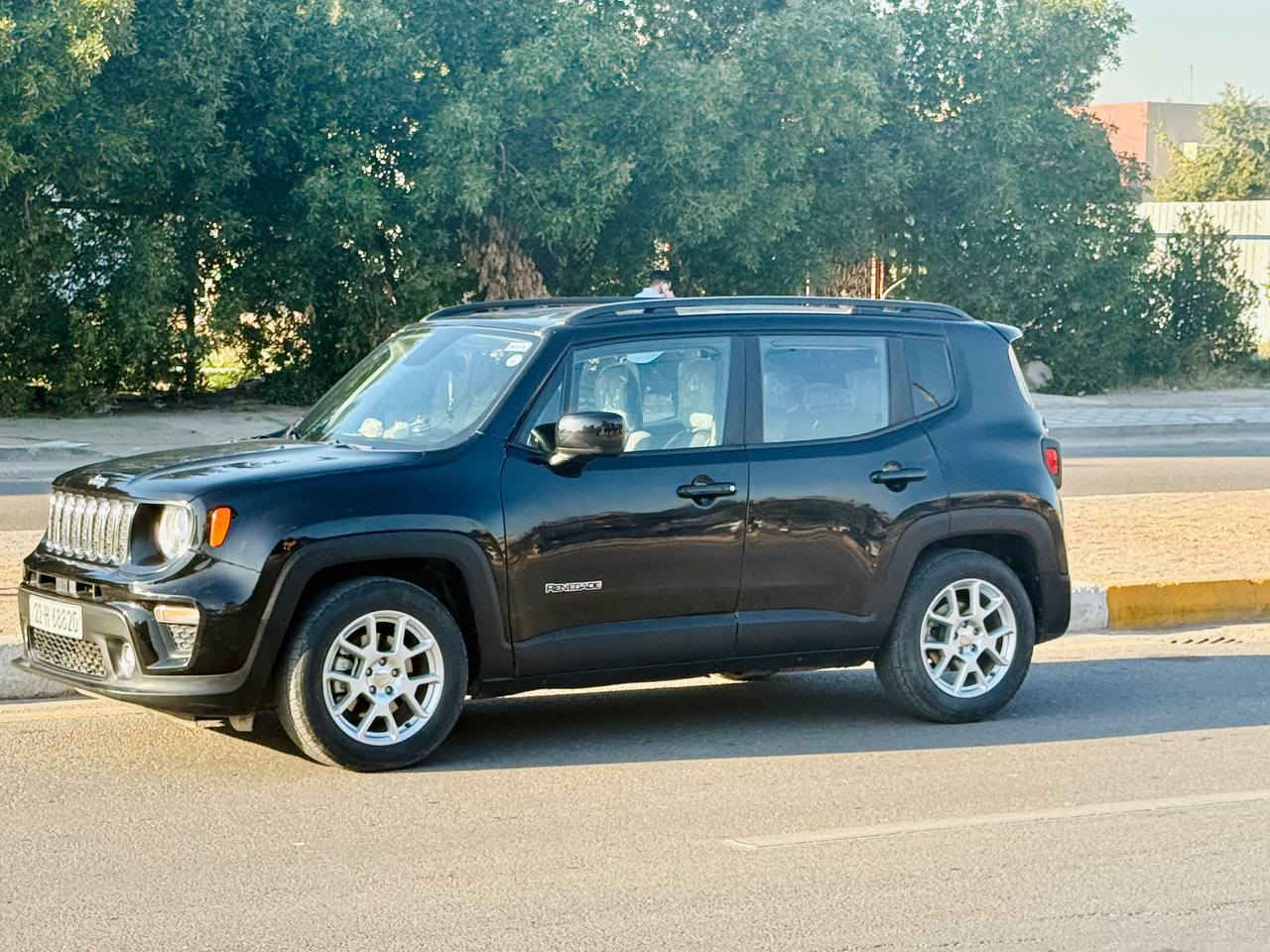 السلام عليكم جيب رنكد ٢٠١٩ سيارة كلش نظيفة مال بيت قليل الاستخدام بدون اي نقص سيارة عائلية واقتصادية شبابية جاهزة من كلش حادثهة قبق جنطة مبدلة نفس الون بدون صبغ بالعراق صار بيهة حادث سطحي خفيف بالجاملغ الامامي والجاملغ الخلفي ضربة كلش بسيطة وعندي صور الطخة قبل الصبغ وبالعافية ع ياخذ لان سيارة كلش حلوة ممتعوبة ابد مكان السيارة بغداد الكرادة السعر ١٢٥ وبي مجال للناس الطيبة الاتصال وبي وتساب *********** بغداد, العراق
