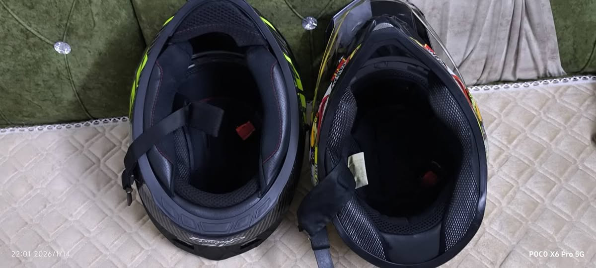 خوذ اصليه ماركات وحده كاربون فايبر والاخره مال قفاز وجماعت تزويد للاستفسار على الارقام 
(***********)(/***********)
