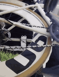 للبيع بايسكل c700🚴🏽‍♂️
مميزاته:✨
هيكل المنيوم 
كير امامي3 خلفي7
مكينه خلفيه مبدله صوت طرب
وزنه بالكامل 15 كيلو 
بايسكل شغال ناقصه بس سايق🫵🏼
عيوبه:
الجوب مالته 90mm ممتوفر بالعراق 
بس حلها سهل اطيك تتطواله للكصبه وتنفخ بيه ابراحتك
السعر 360 الف وبيه مجال للشراي
عنواني حي العامل(لا يوجد توصيل❌)
رقمي ***********
