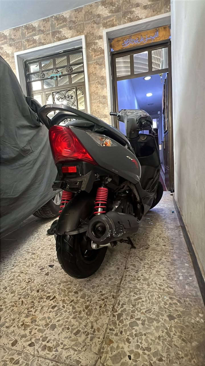 السلام عليـكم دراجه ثعلب للبيع نضيفه كلشي صار شهرين من نزلتها رمبه كفرات كلها مختمه مكينه ماملعوب بيها او على الفحص هم كهربائيات كلها شغاله دراجه جديده بعدها بحاله الرمبه شلعه قويه كلش مكاني بغداد البلديات 
السعر /700 او بيها مجال 
الرقم /***********
