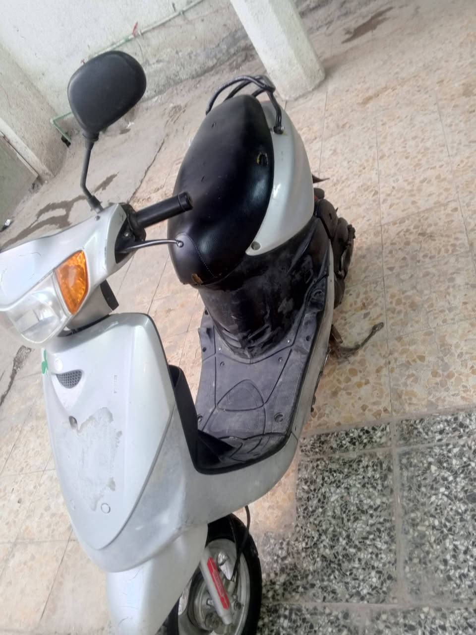 السلام عليكم ماكس قجمه للبيع دراجه نضيفه  العنوان الكاظمية
السعر 550وبيه مجال 
رقم ***********
