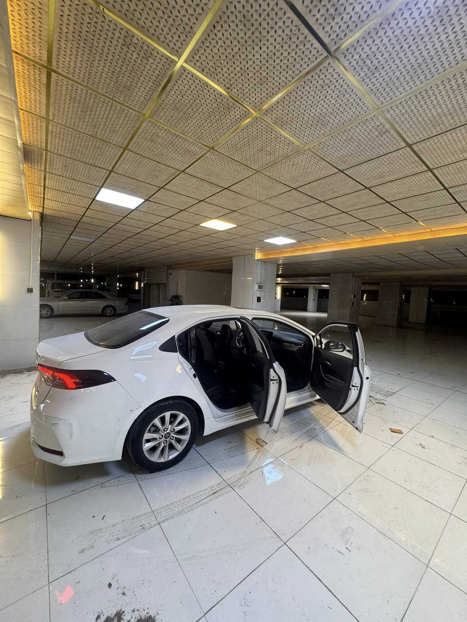 سلام عليكم كولاه لبيع خليجي 2024سياره حره ماشيه ربعين لف كفاله عامه ***********
