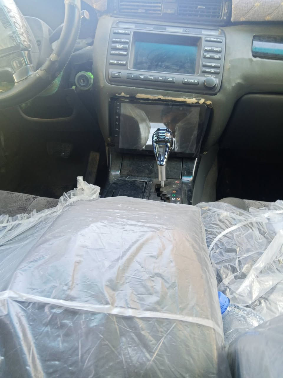 ملكة ادوات متومة ارقام وسنوية اربيل موديل 2002محرك دي فور زيرو حدادية جديدة شاشات  اثنين كامرة خلفية بردة تبريد تخم تاير لايت زنون سيارة مال جناي زلال مكان نجف للبيع او مراوس سعر 28تلفون ***********
