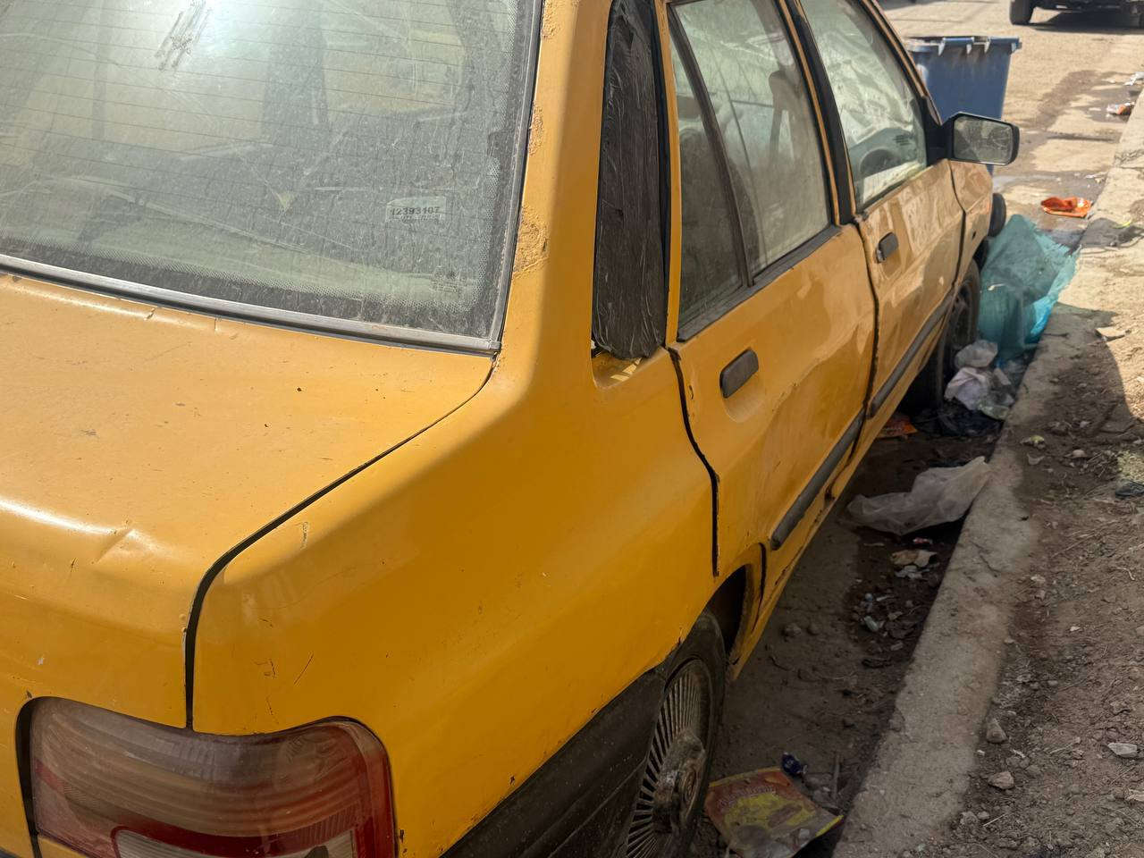 السلام عليكم
سايبه بدون راعي موديل 2011
ابيع كوم حديد 
سياره شغاله كيرها يفلت 
بيها سنويه كارتونيه 
سعرها 10 ورقات وبيها مجال 
مكاني بغداد الشعب 
رقمي ***********
