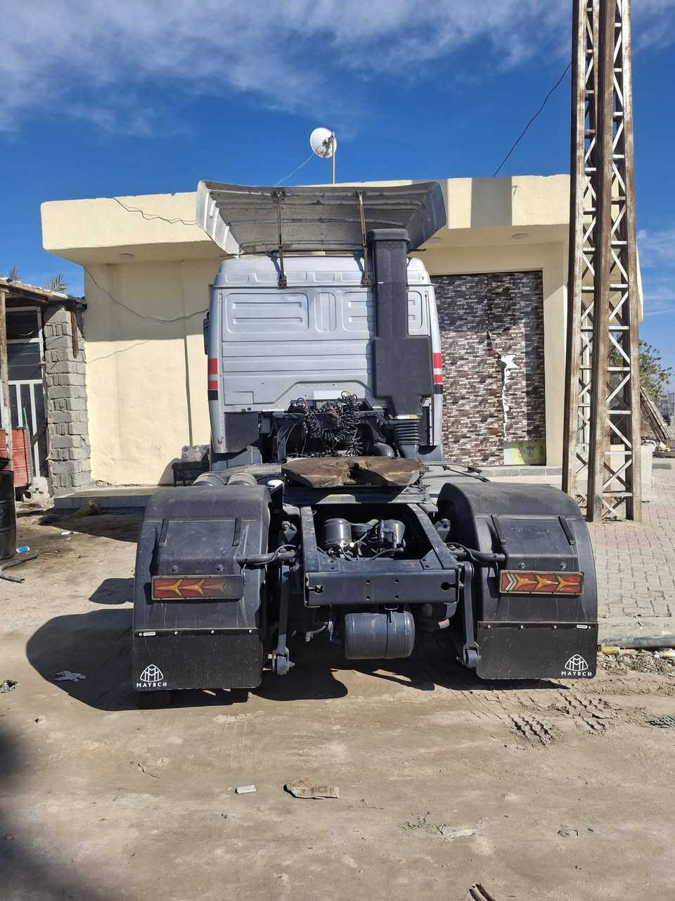 السلام عليكم للبيع كرواتي حيل نضيفه موديل ٩١ حجم ١٩ ٤٨  مسجله تريله تخم تاير كير كهربائي جديد مكينه مجفته جديد جاهزه لشغل مكان فلوجه السعر ٢٢٥ وبيها مجال ***********
