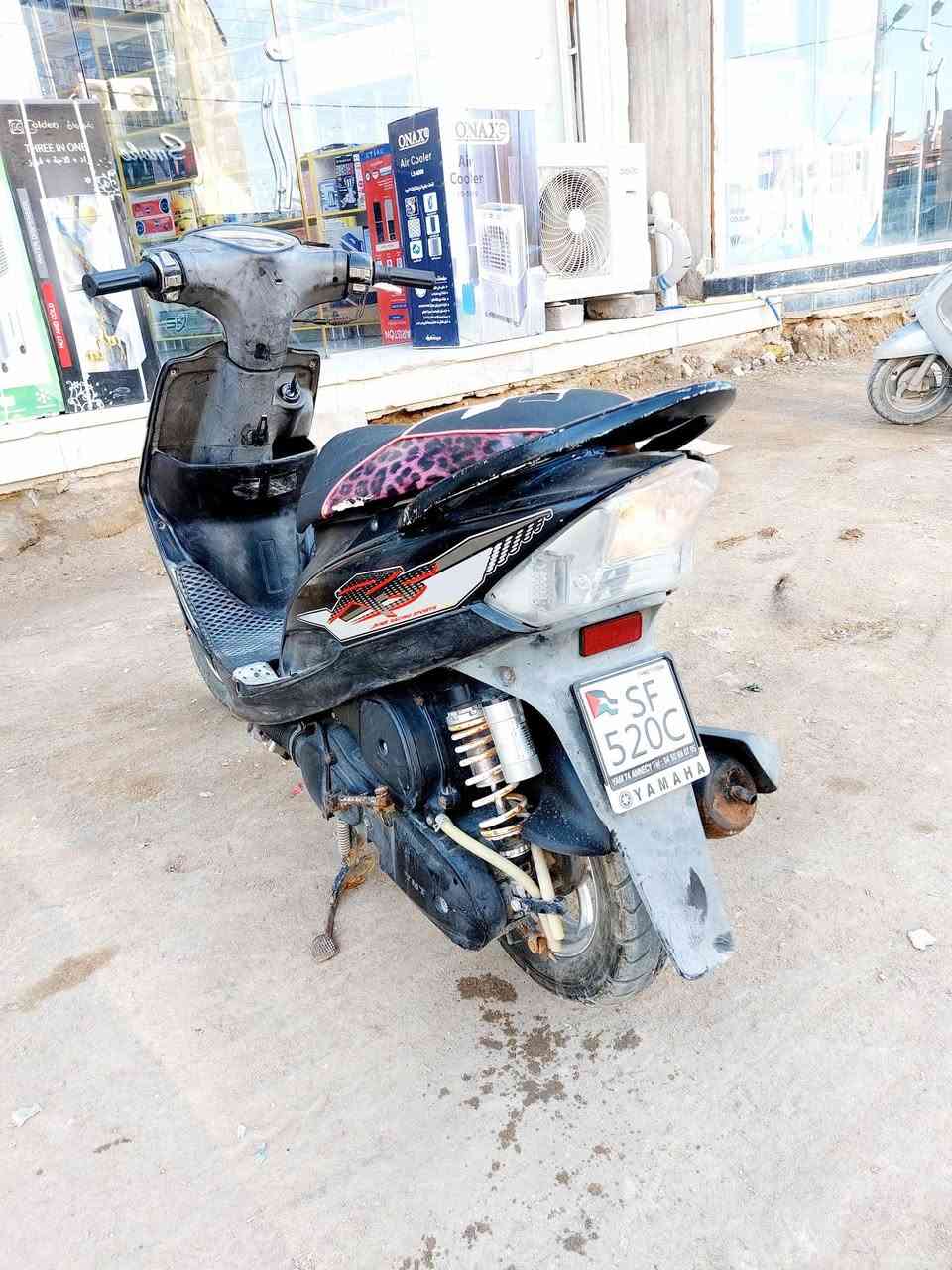 السلام عليكم شباب متاح ماكس عدلة ما مفتوحة بوشة 49 بلاد كهربائيات كلها شغاله مكينة ناعمة دراجة كلها مختمه كفرات واشاير السعر 750 وبيها مجال مكاني قضاء المدينة للاستفسار 
***********
